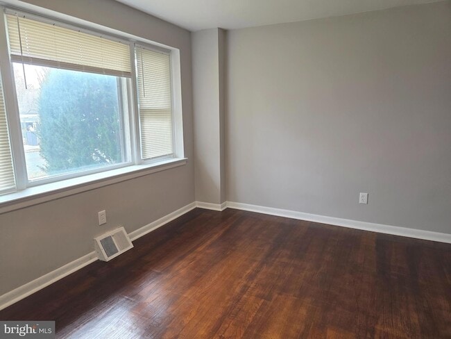 Photo - 5310 Rutland St