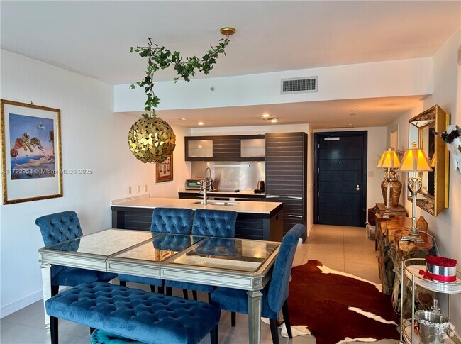 Building Photo - 200 Biscayne Blvd Way Unit 4109 Rental