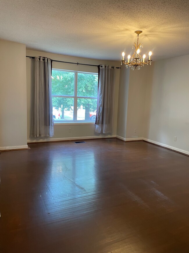 Building Photo - 1512 South Louisiana Street Unit Apt 2