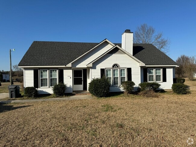 Building Photo - Renovated 3 Bedroom House Near Black Creek...