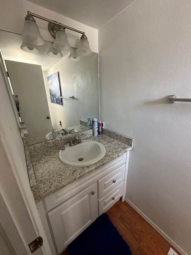 Photo - Spacious 2 Bed / 2 Bath Townhome with Garage