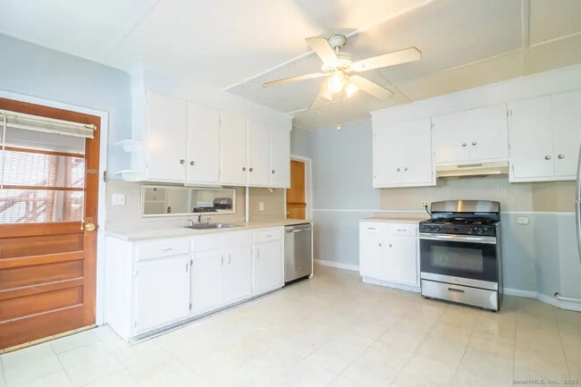 Photo - 62 Montauk Ave