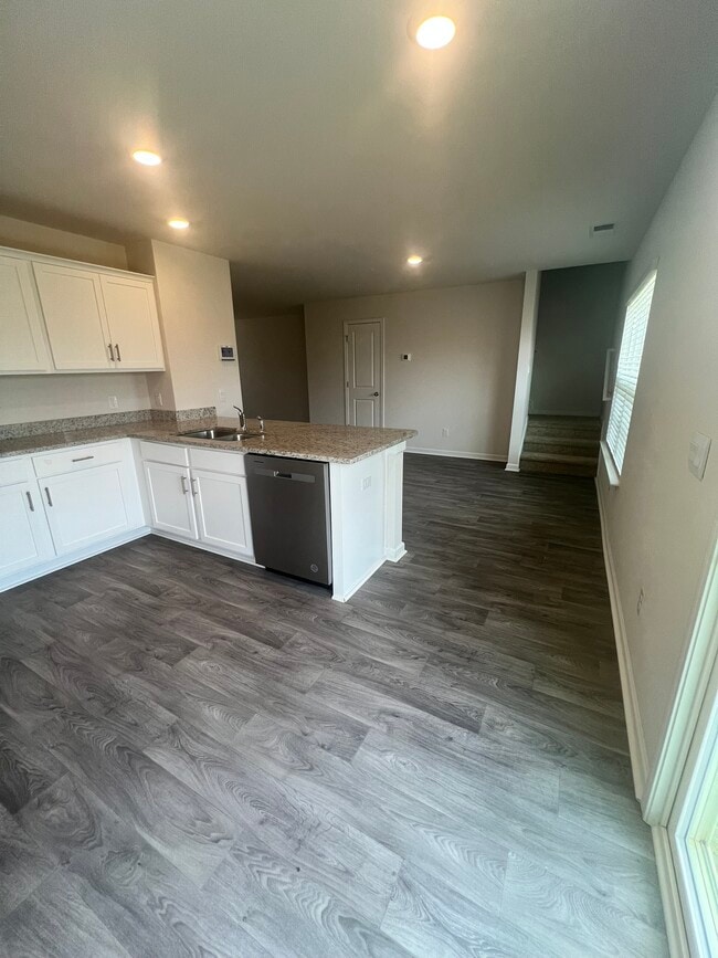 Photo - 591 Tochi Ct