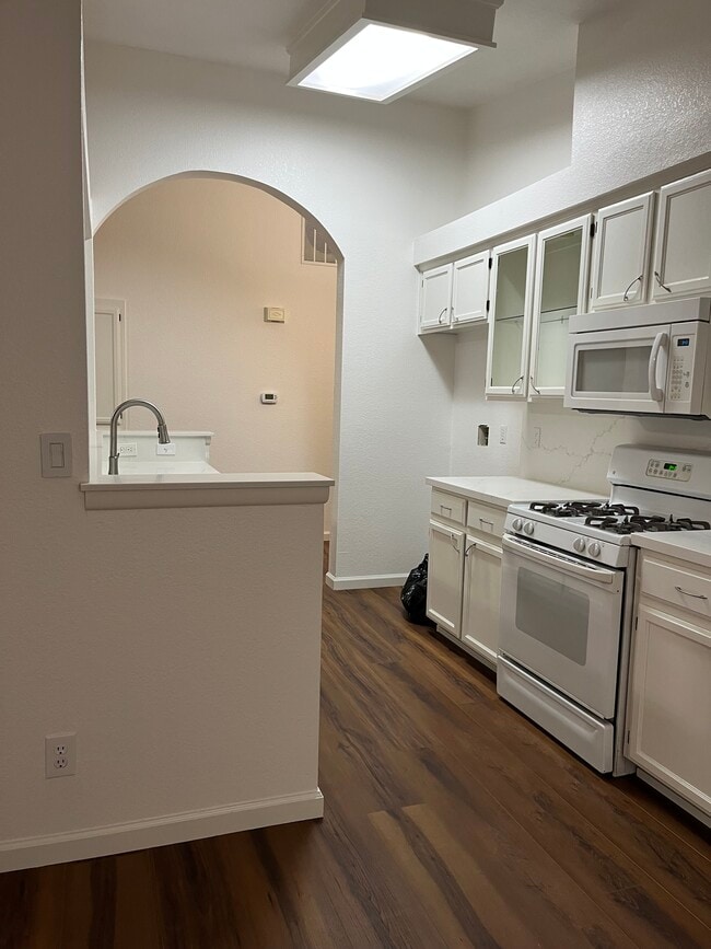 Photo - 2128 Jayhawk Dr