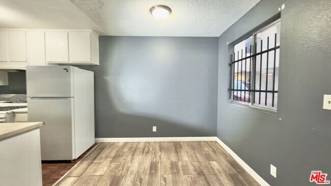 Photo - 837 S Ardmore Ave Unidad 2