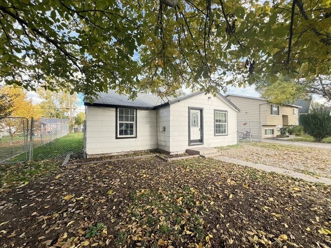 Photo - 605 E Denver St