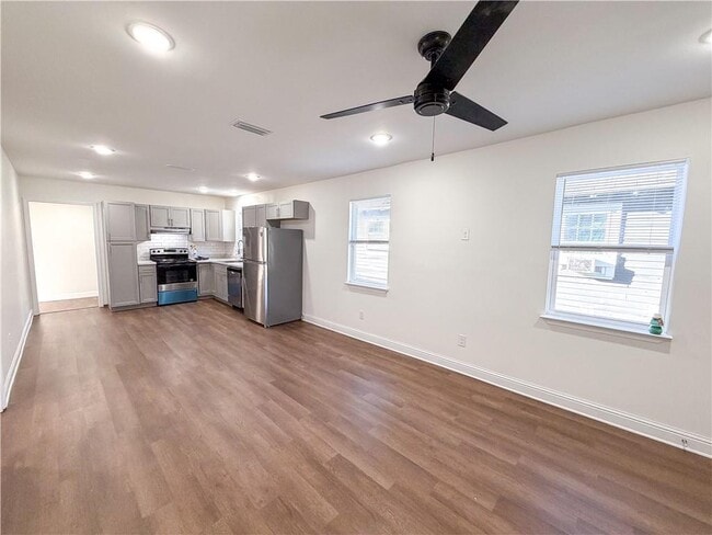 Photo - 1051 Lubel Ave