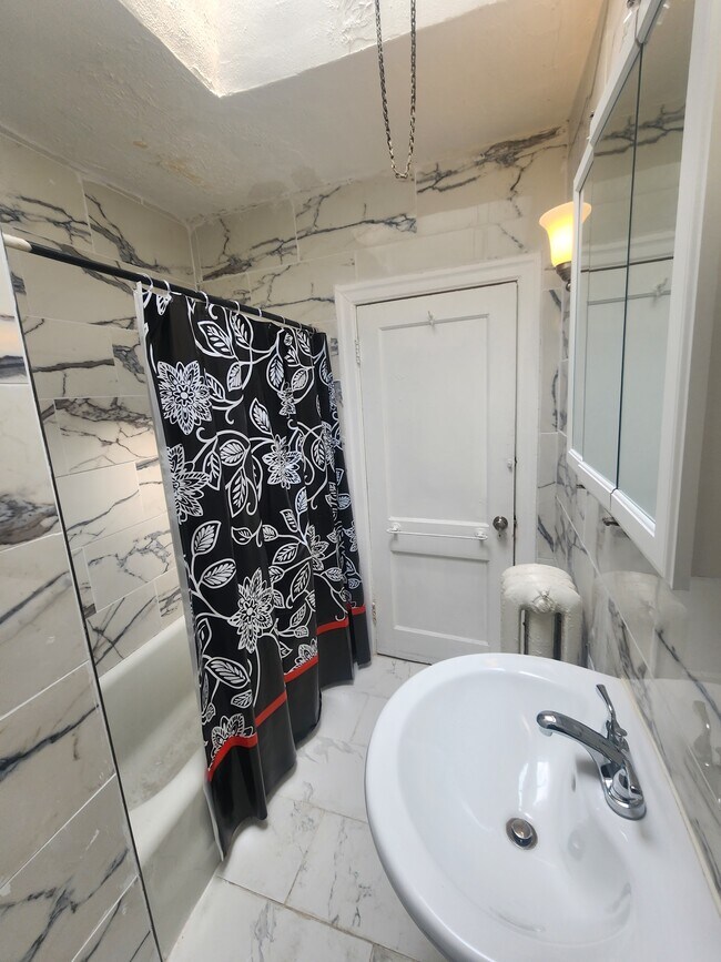 Photo - 2115 Stenton Ave Unidad 2