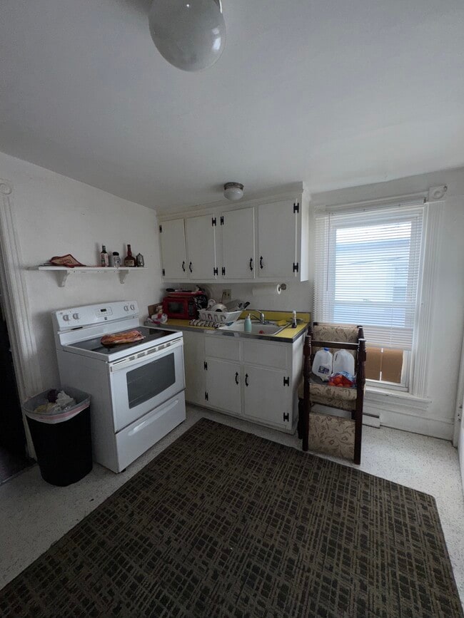 Photo - 112 Webster Ave Unidad 112 Webster Avenue 2nd fl