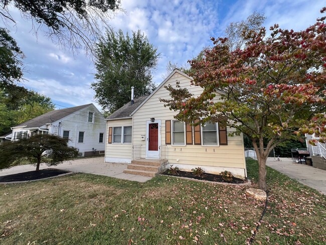 Photo - 221 Henderson St