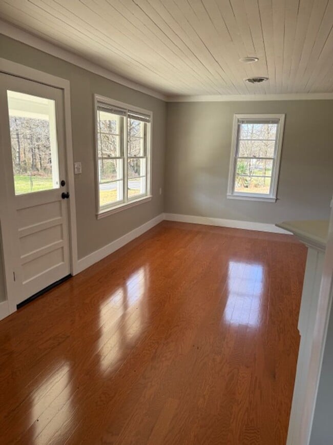 Photo - GORGEOUS FARMHOUSE