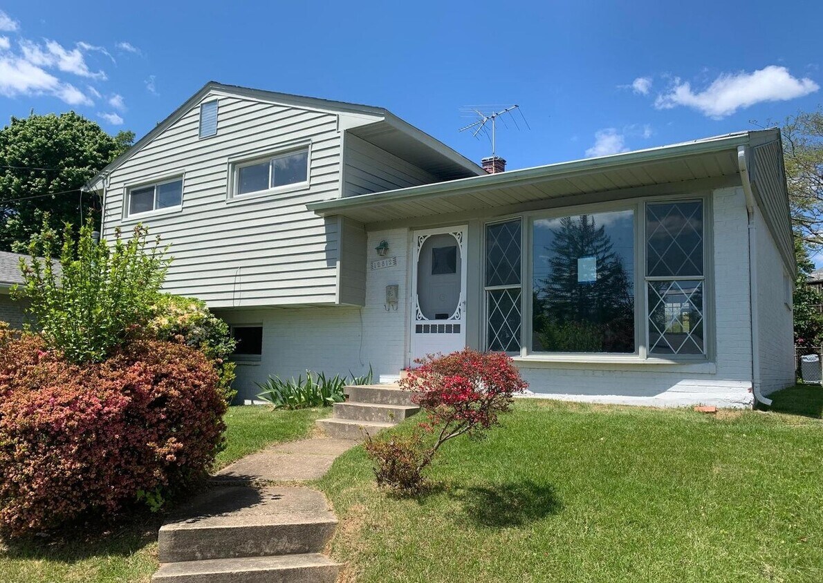 Photo - 12812 Weiss St (Rockville, MD)