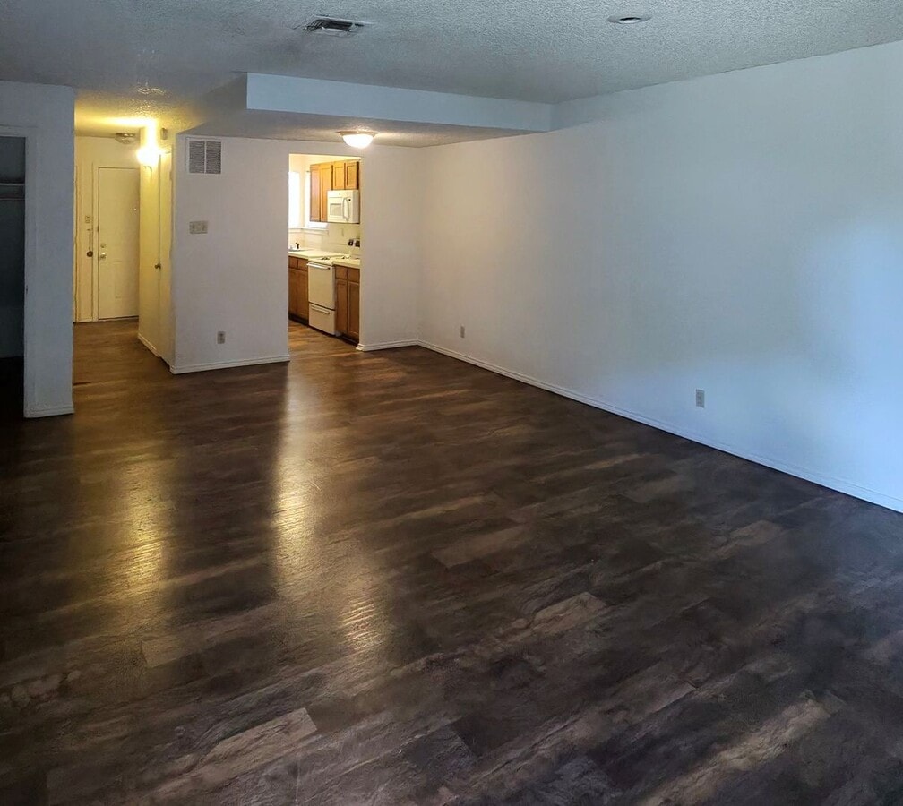 Photo - 107 Vista Way