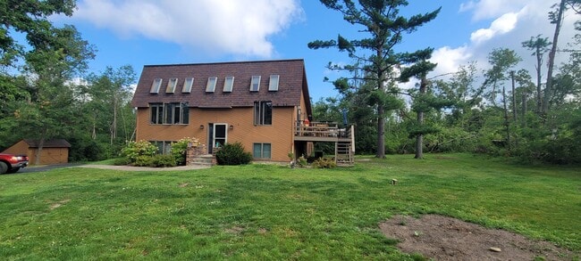 3 Bedroom 2 Bath Home - Fully Furnished - 3 Bedroom 2 Bath Home - Fully Furnished