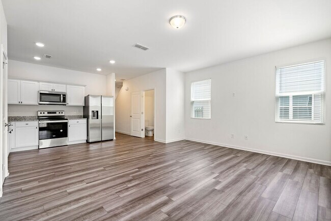 Photo - 3188 Delancy St