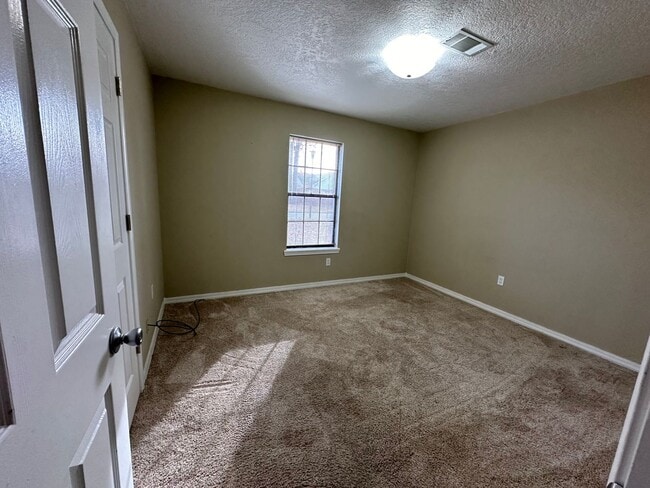 Photo - Come take a look at this 3-bedroom 2-bath home on the West side of Russellville.