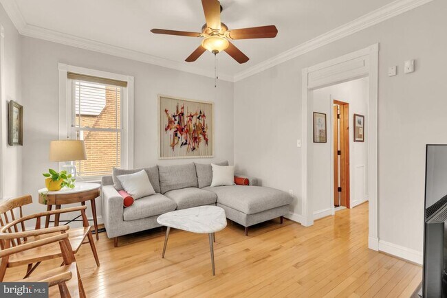 Photo - 821 Elder St NW