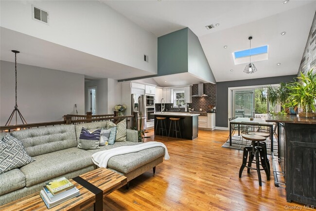 Photo - 1049 Owasco Rd