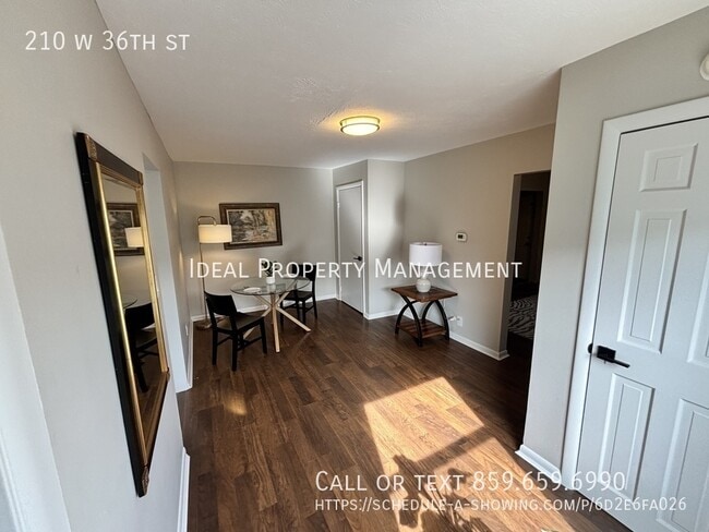 Photo - 210 W 36th St