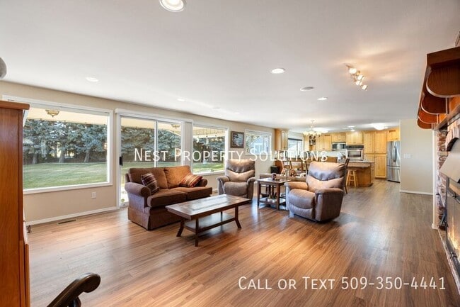 Photo - 1227 Fairway Dr NE