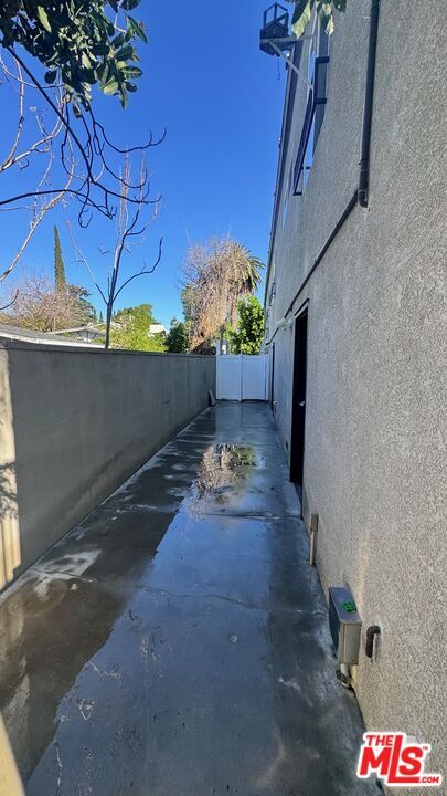 Photo - 15360 Wyandotte St