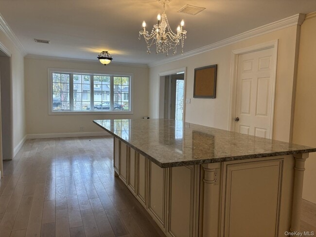 Photo - 71 Maple Ave