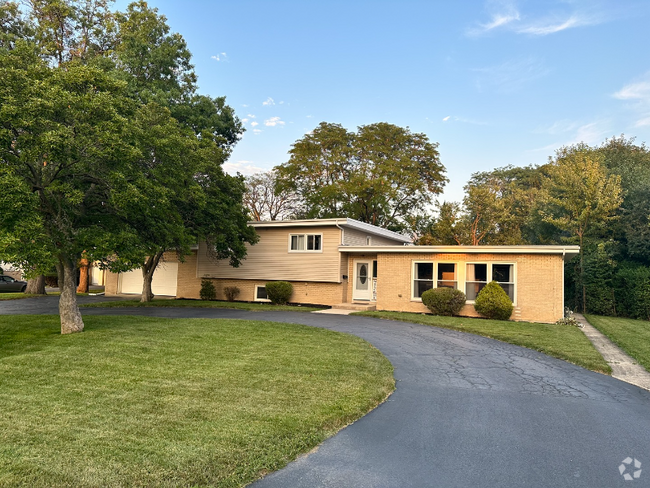 Building Photo - 104 Graymoor Ln Rental