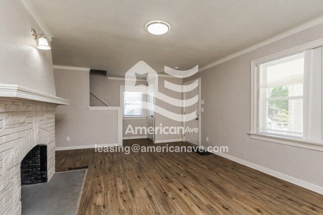 43 W Hillcrest Ave