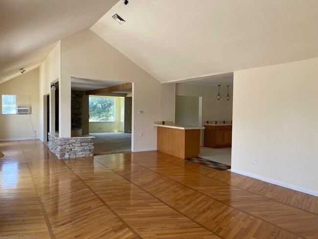 Photo - 745 Mc Carthy Blvd Unit #A