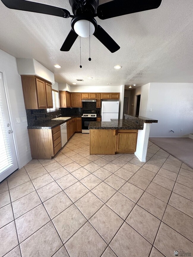 10163 E 38th Pl