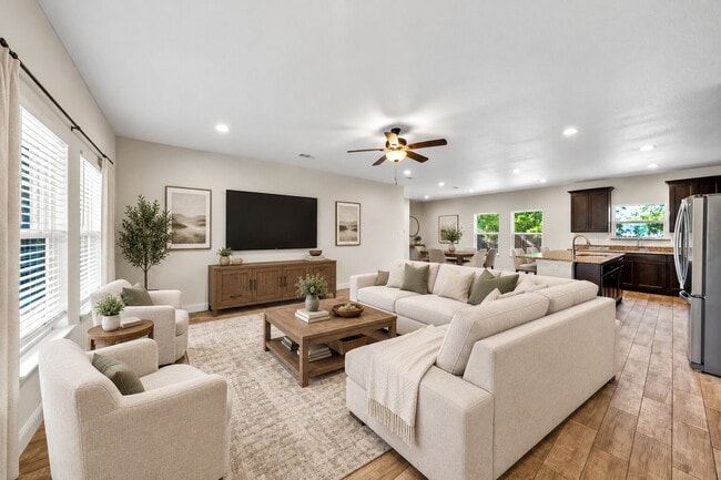 Photo - "Charming 3-Bed, 2-Bath Greenville Home with Elegant Granite Countertops!"