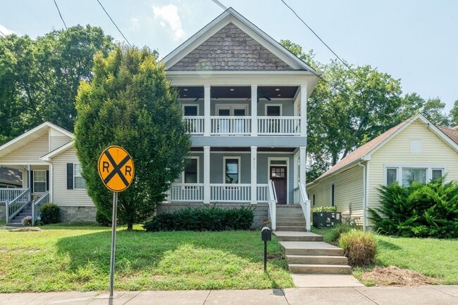 Stunning 3BE/2.5BA home in the heart of Ho... - Stunning 3BE/2.5BA home in the heart of Ho...