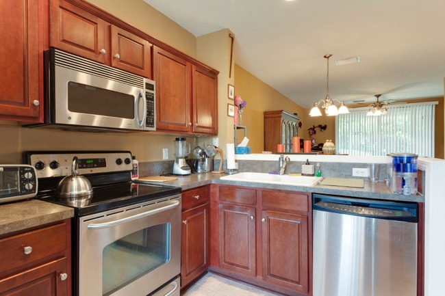 Kitchen 1 - 8079 Summer Bay Ct Casa Adosada