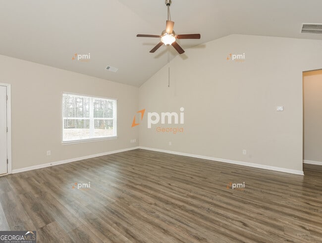 Photo - 145 Loudoun Dr