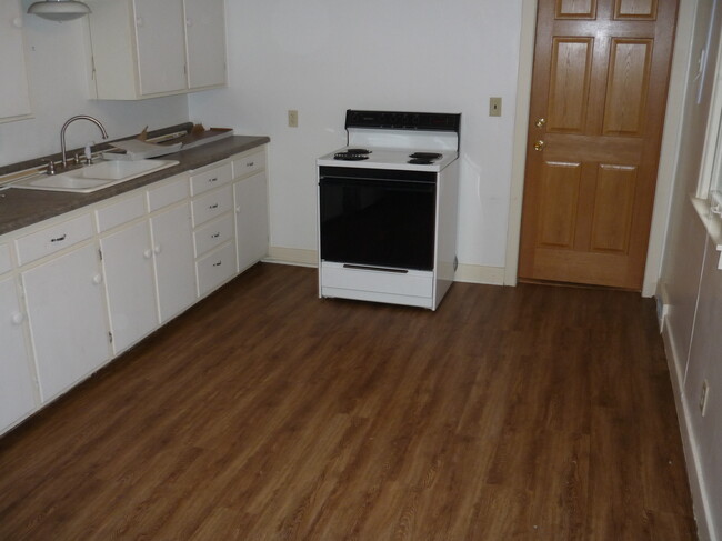 Equipo - 611 N Water St Unidad #4