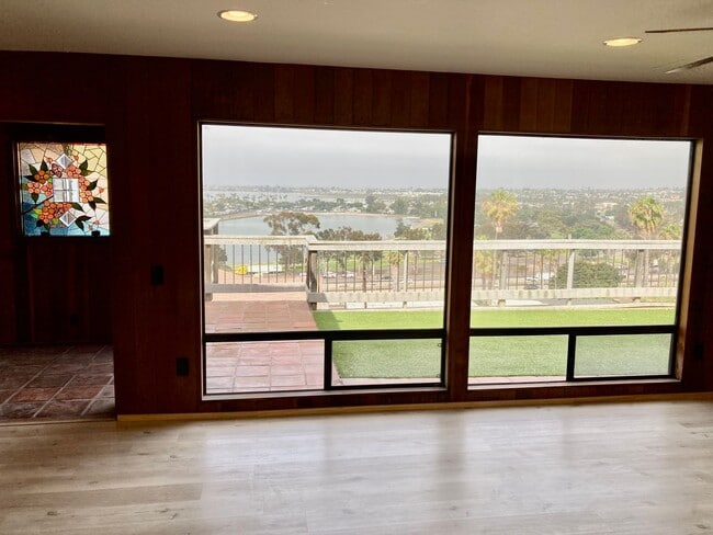 Photo - 3 Bed/ 2 Bath Home in Baypark Amazing Views!