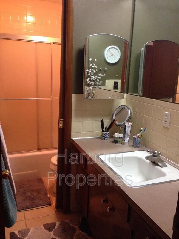 Photo - 1717 1/2 Baseline Rd