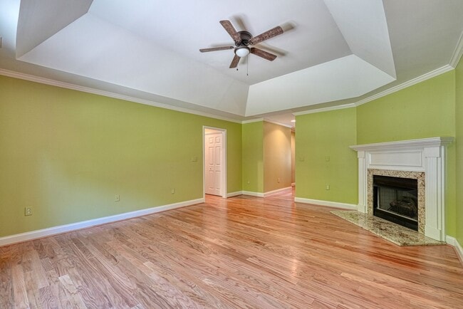 Photo - 210 Rivermill Ct