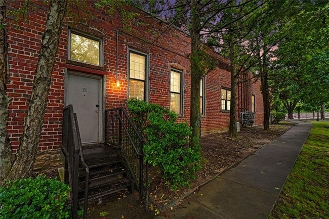 Photo - 644 Wells St SW Unit 2A