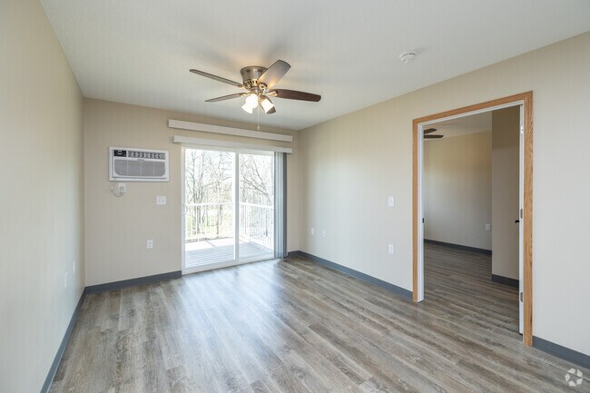 3BR, 2BA - 1,100SF - Living Room