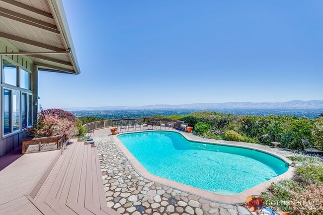 Building Photo - Private Saratoga Mountain Retreat Just Minutes from Downtown