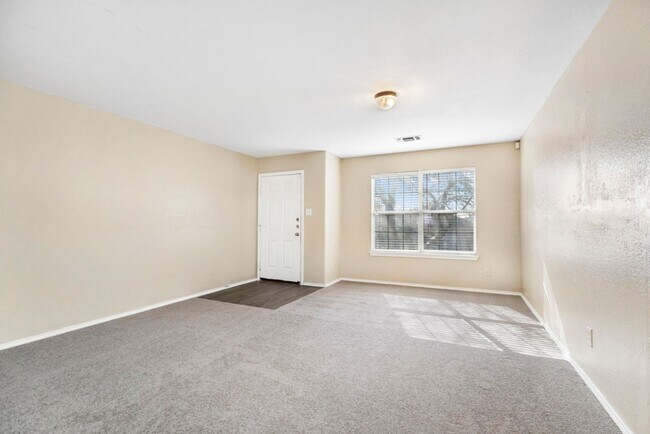 Photo - Stylish & Spacious 4-Bedroom Home