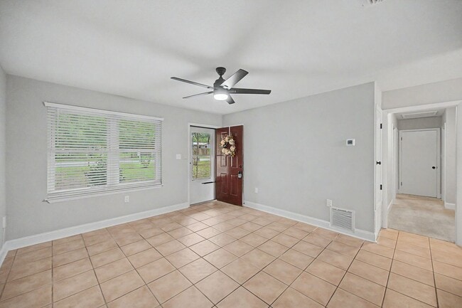 Photo - 2317 Lewis St