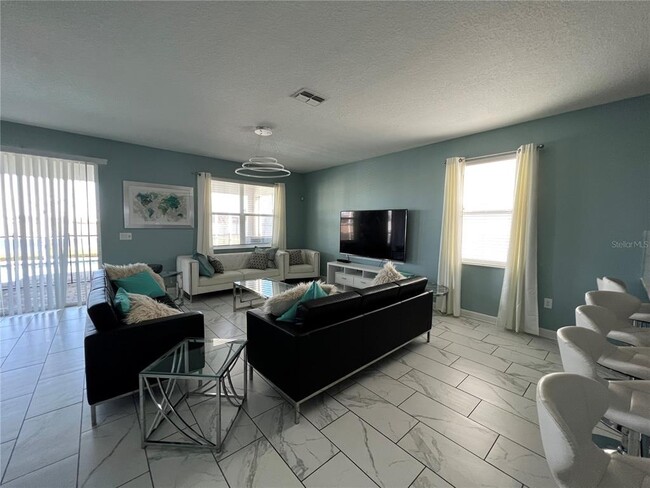 Photo - 1525 Flange Dr