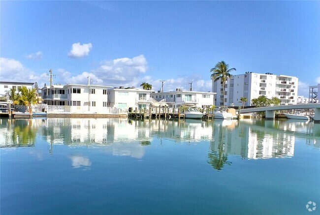 Building Photo - 8035 Crespi Blvd Unit 13 Rental