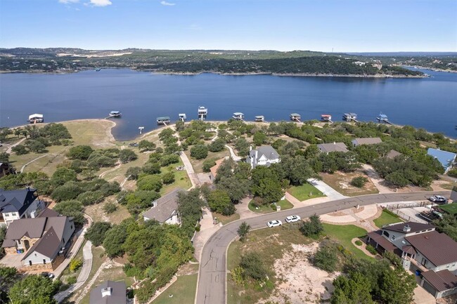 Photo - 504 Lakeshore Cir