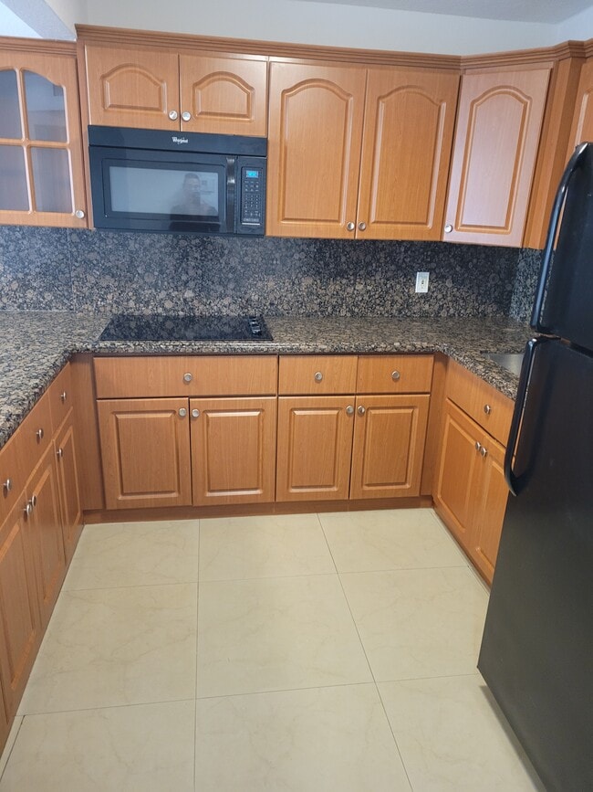 Photo - 13900 Lake Placid Ct Unit A27