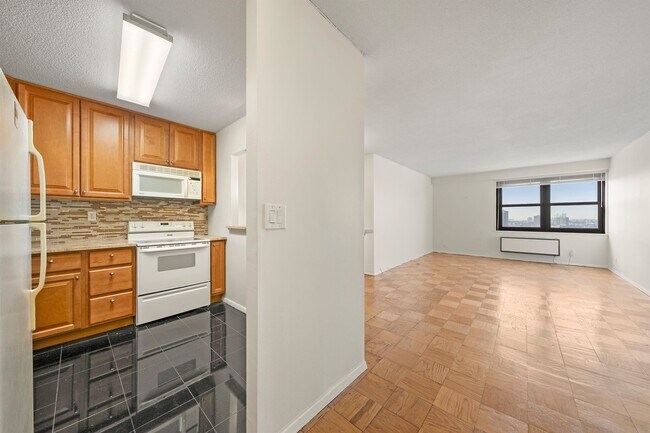 Photo - 7855 JFK Blvd E Unit 18K