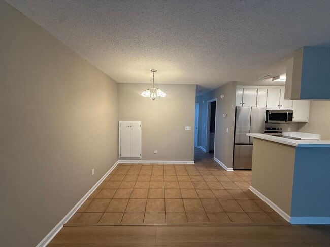 Photo - 123 Woodberry Dr