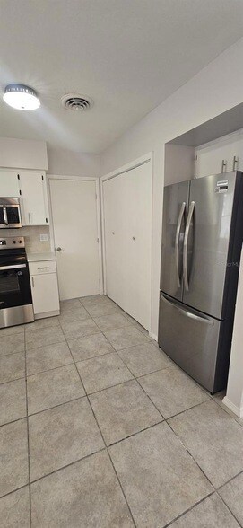 Photo - 1785 Elinor Pl
